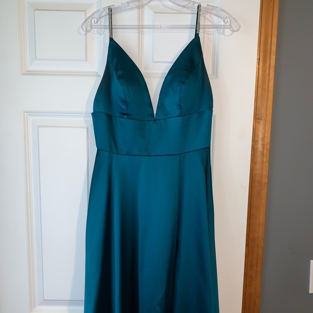 PROM DRESS 😍 - Picture 5 of 8